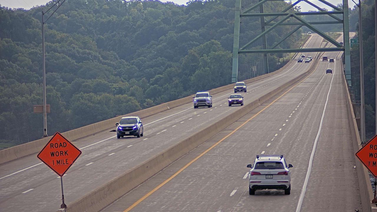 US 61 @ MM 192.4 (Mississippi River Bridge - East) live camera view