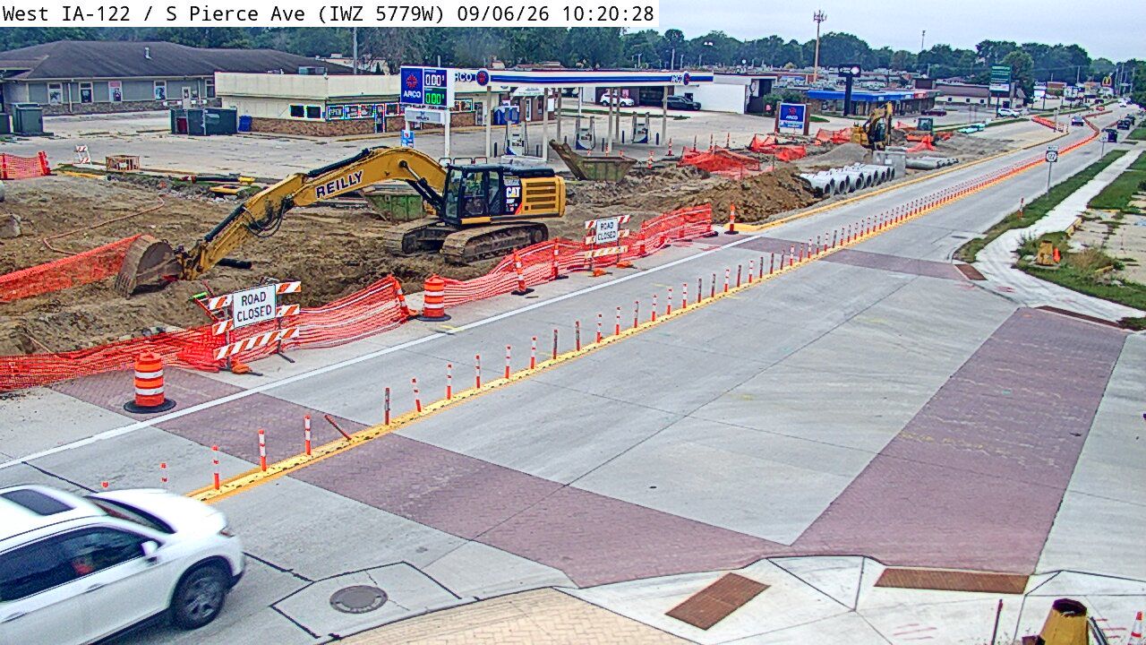 IA 122 @ S Pierce Ave (IWZ 5779W) live camera view