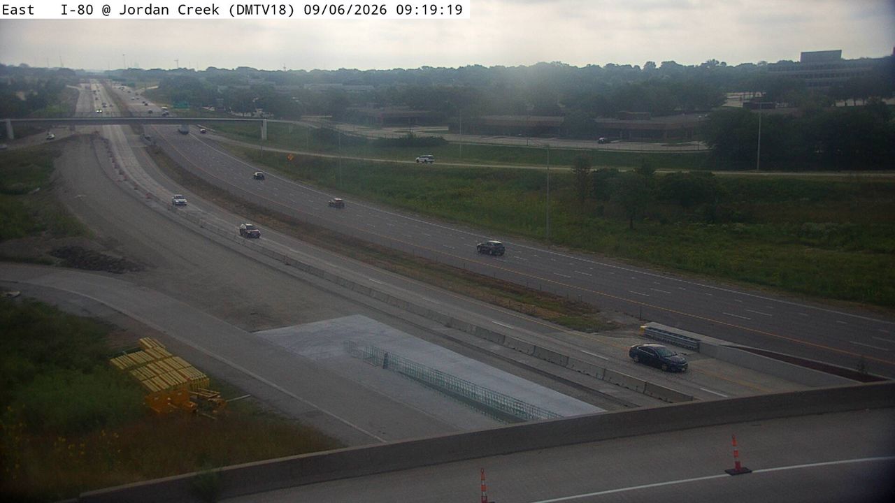 I-80 @ MM 121.2 (Jordan Creek Pkwy) live camera view