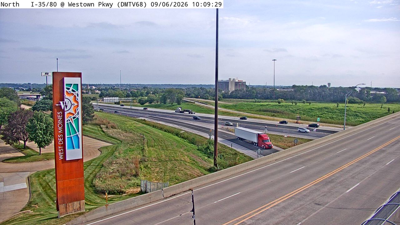 I-35/80 @ MM 123.5 (Westown Pkwy) live camera view