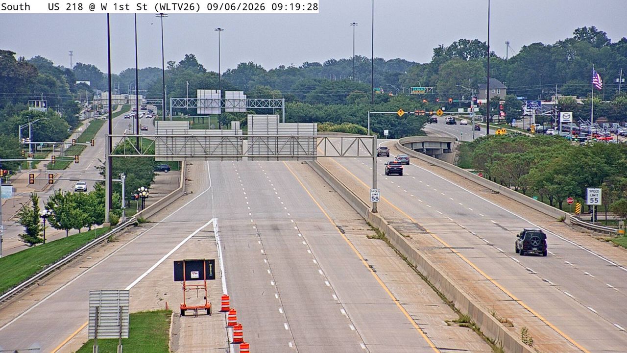 US 218 @ MM 180.7 (W 1st St) live camera view