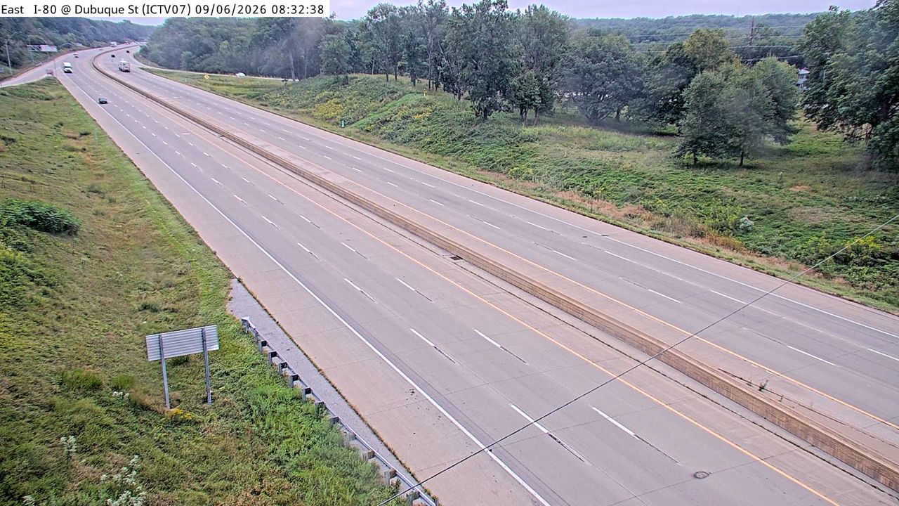 I-80 @ MM 243.9 (Dubuque St) live camera view