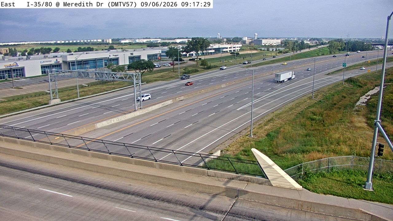 I-35/80 @ MM 126.8 (Meredith Dr) live camera view