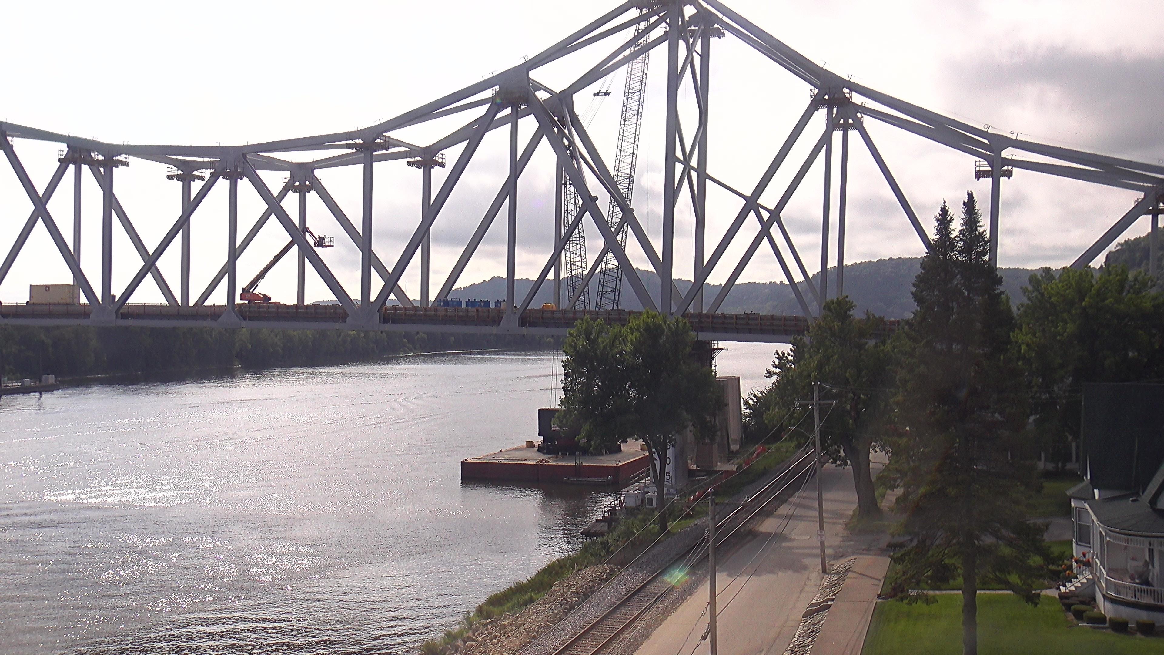 N Front St @ Lansing Bridge (West End) live camera view