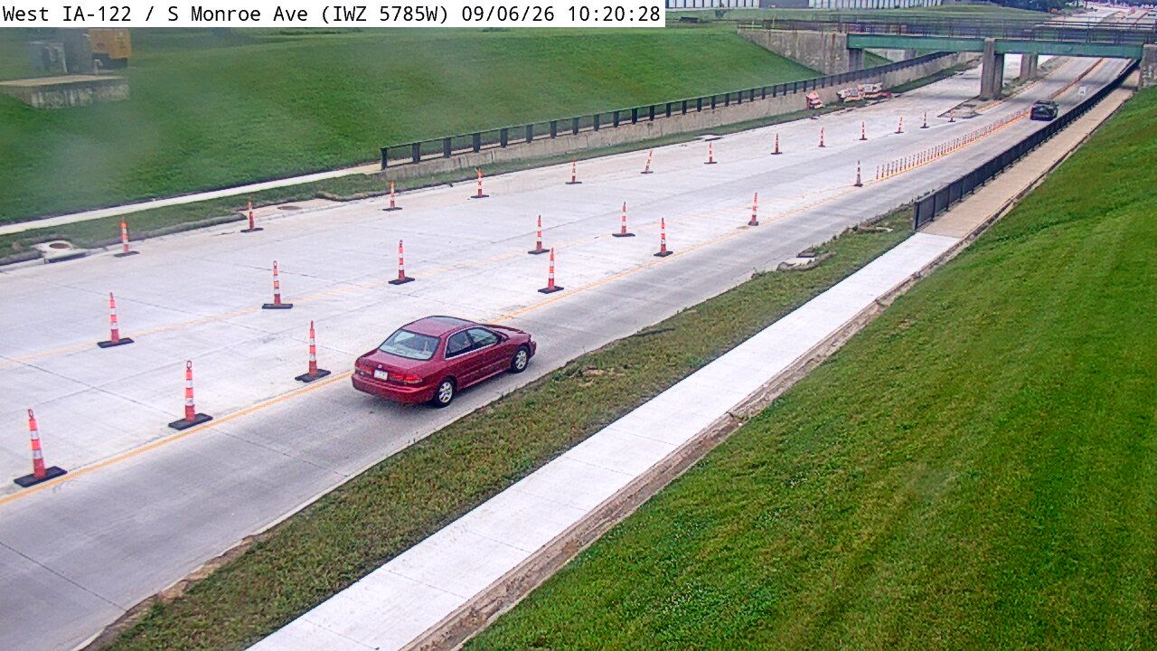 IA 122 @ S Monroe Ave (IWZ 5785W) live camera view