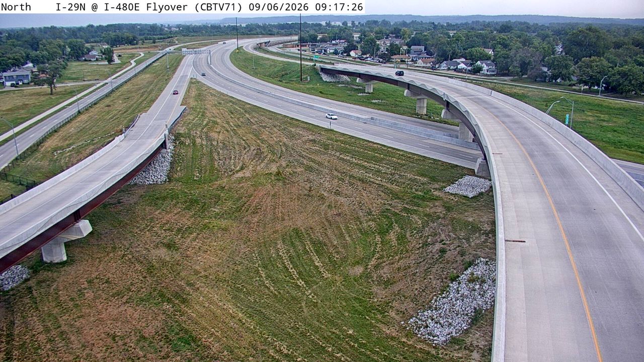 I-29 @ MM 53.9 (I-480E Flyover) live camera view