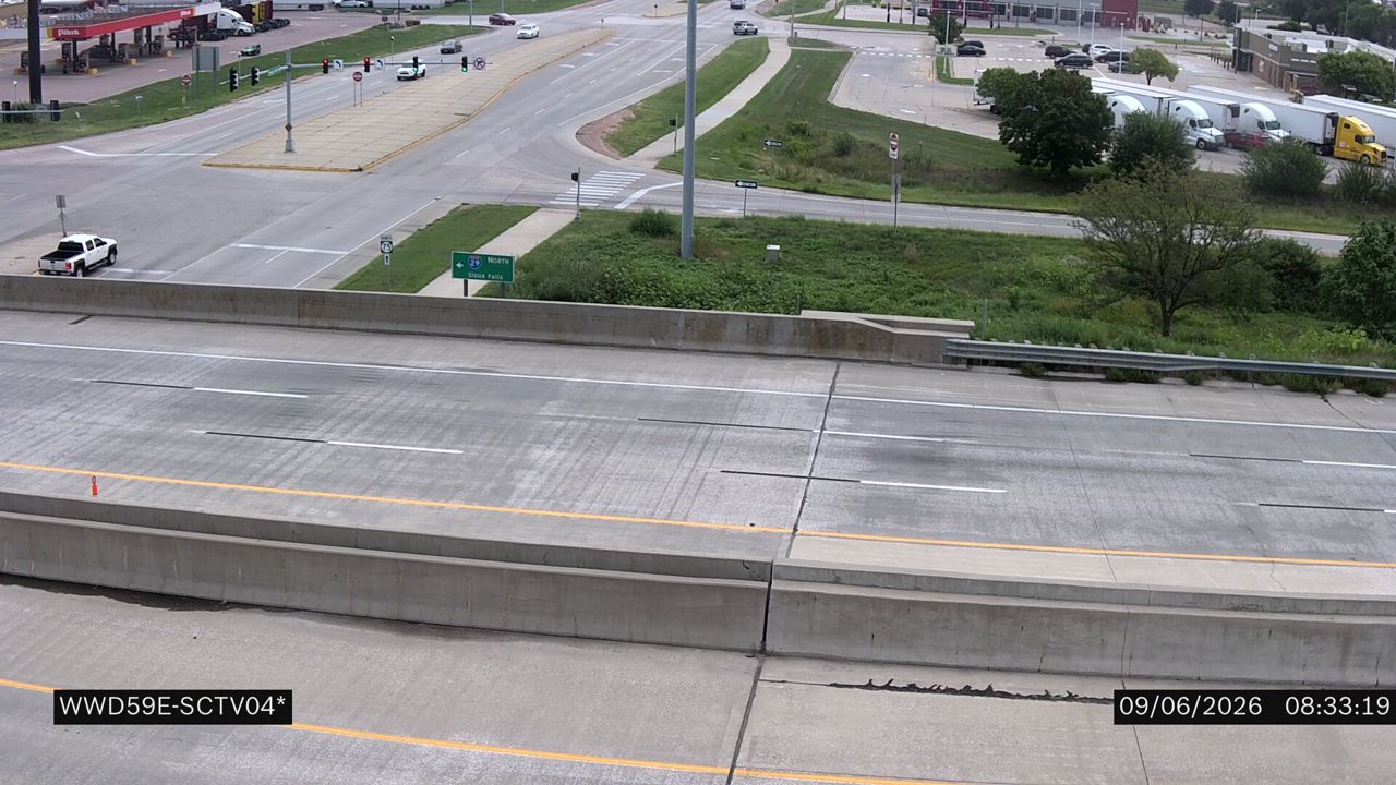 I-29 @ MM 143.7 (Singing Hills Blvd E) live camera view