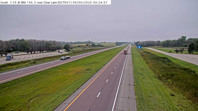 I-35 @ MM 196.3 near Clear Lake (D2TV01) live camera view