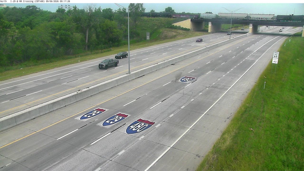 I-29 @ MM 52.9 (RR Crossing) live camera view
