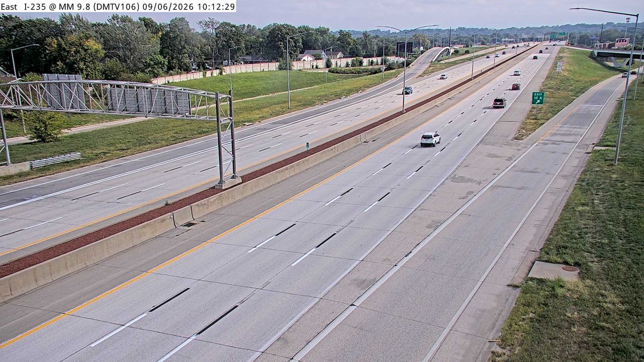 I-235 @ MM 10.1 (EB Exit to University Ave) live camera view