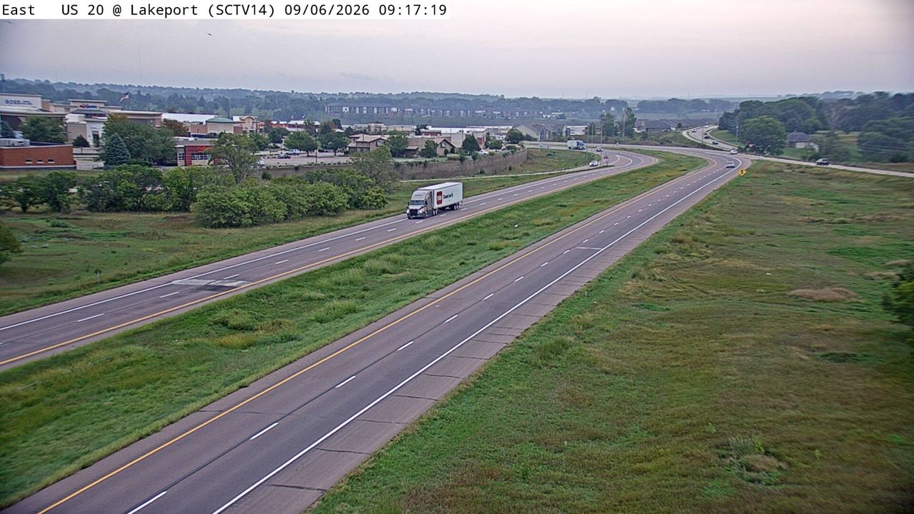 US 20 @ MM 1.7 (Lakeport St) live camera view