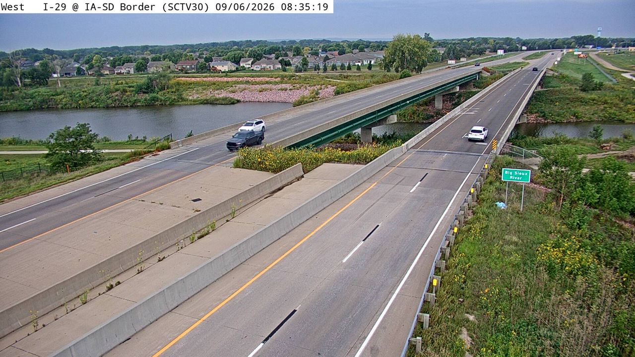 I-29 @ MM 151.8 (Big Sioux River) live camera view