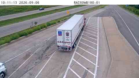 Rest Area: I-80 WB MM 180 near Grinnell live camera view