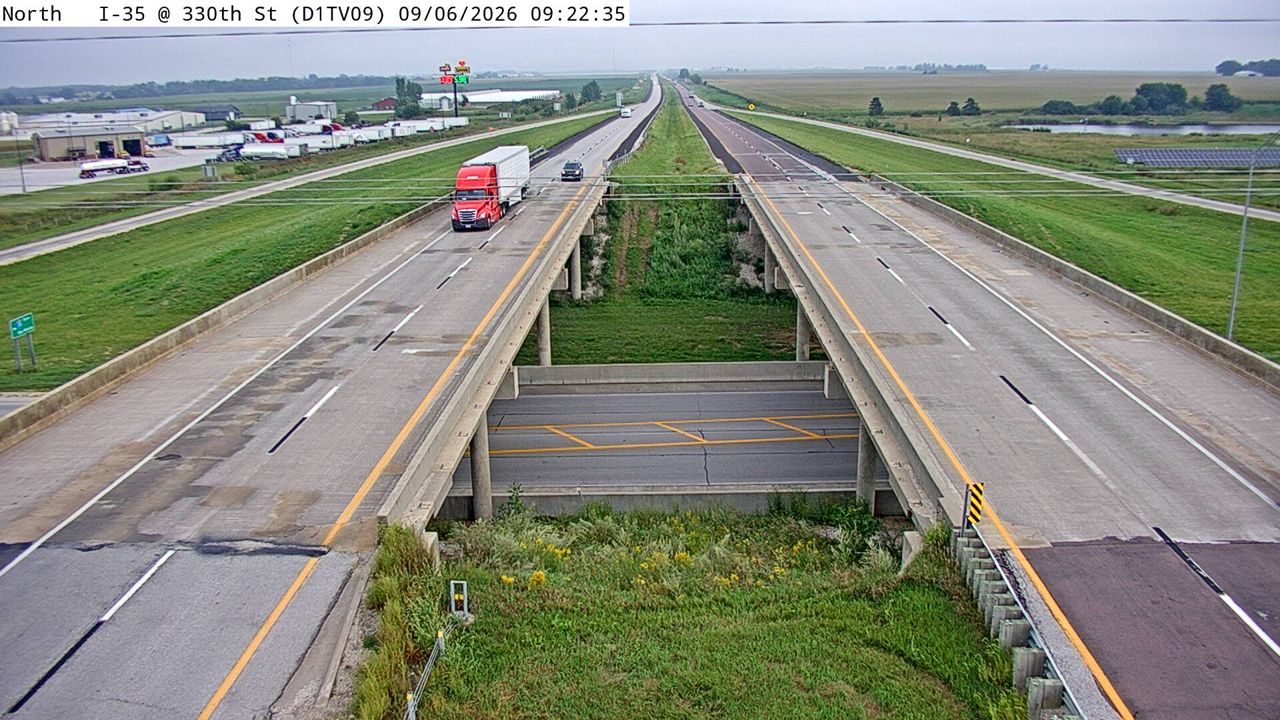 I-35 @ MM 132.9 (IA 175 Ellsworth) live camera view