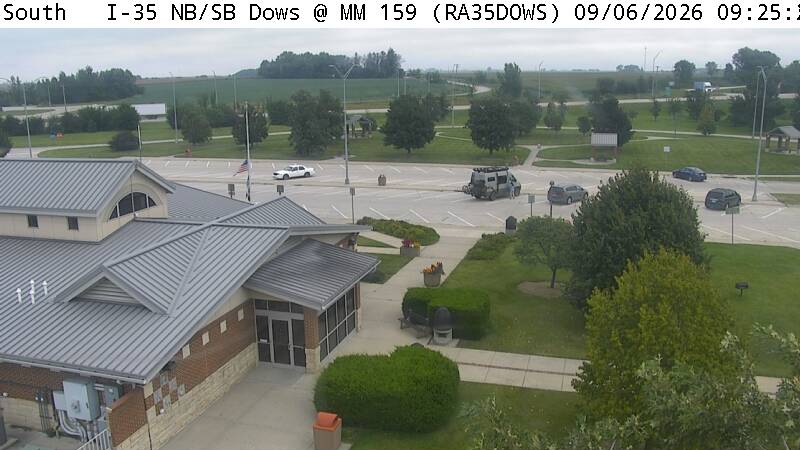 Rest Area: I-35 NB/SB MM 159 near Dows live camera view