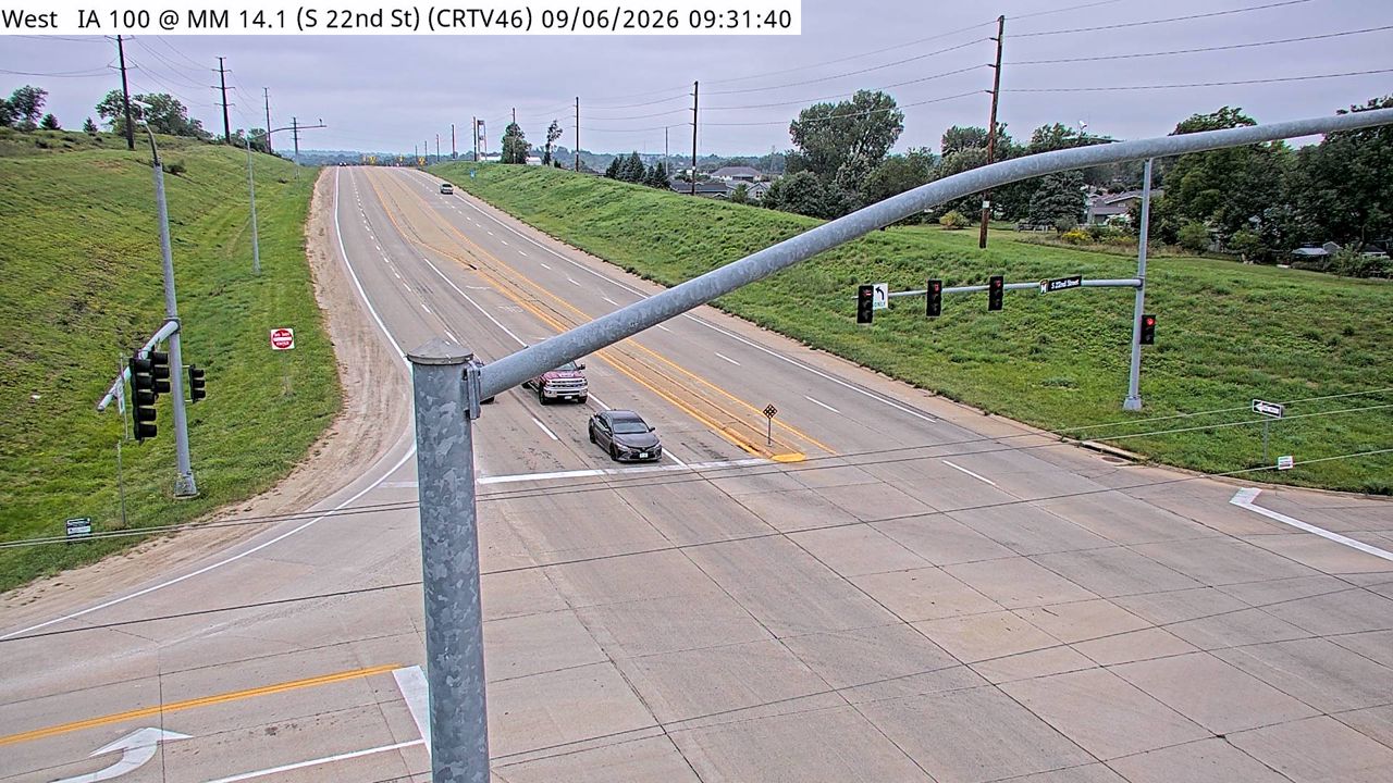 IA 100 @ MM 14.1 (S 22nd St) live camera view
