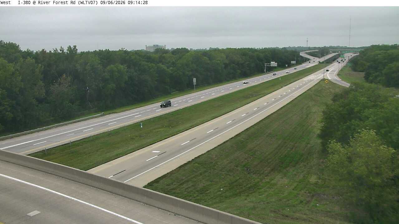 I-380 @ MM 70.7 (River Forest Rd) live camera view
