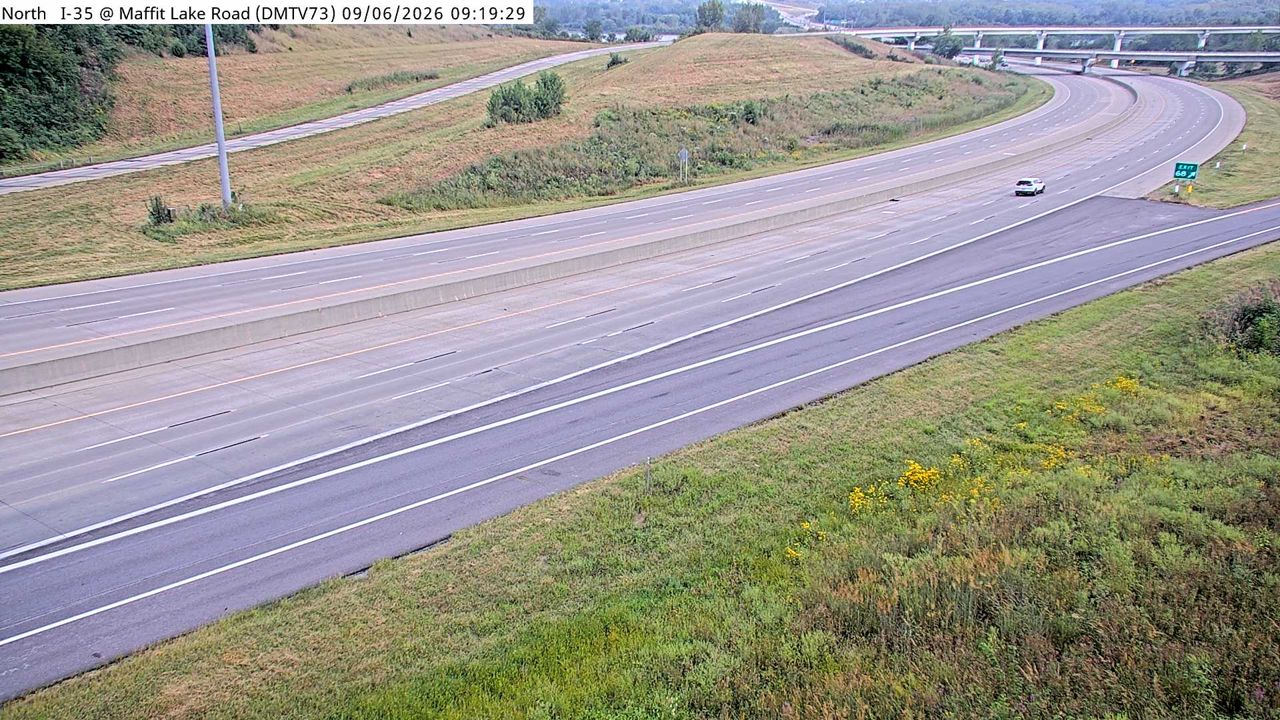 I-35 @ MM 67.7 (Maffitt Lake Rd) live camera view