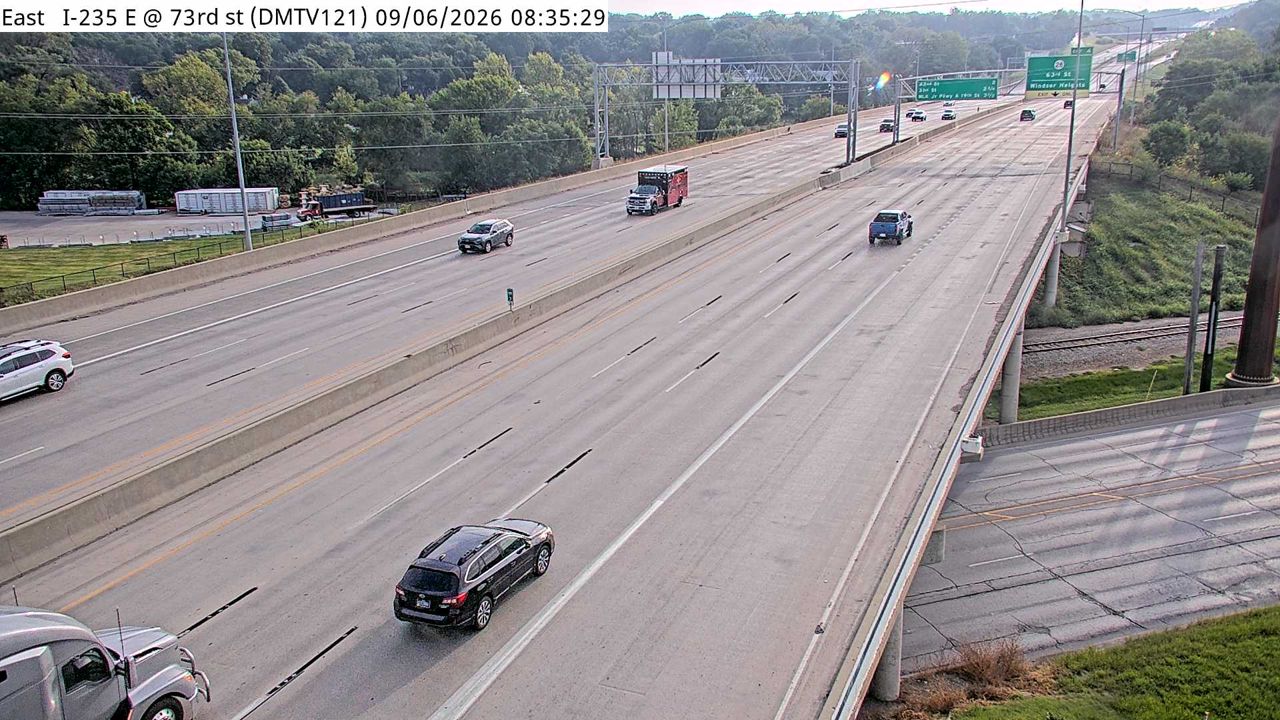 I-235 @ MM 3.6 (73rd St) live camera view