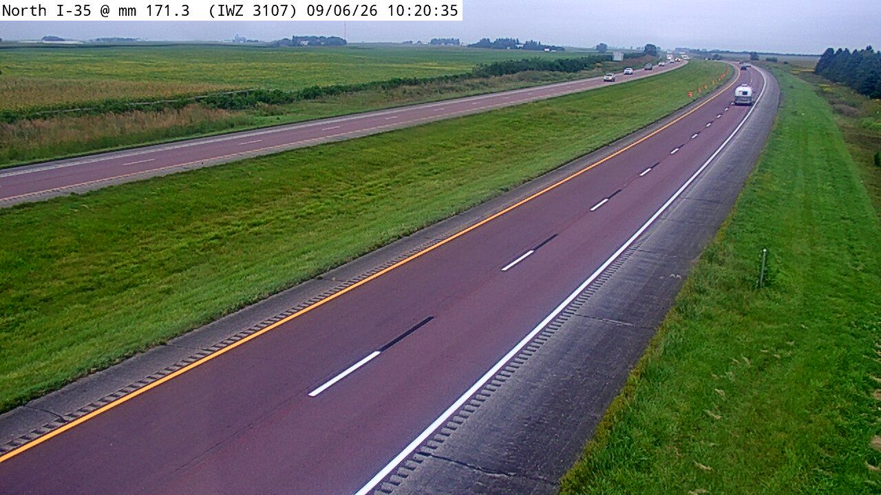 I-35 @ MM 171.3 (IWZ3107) live camera view