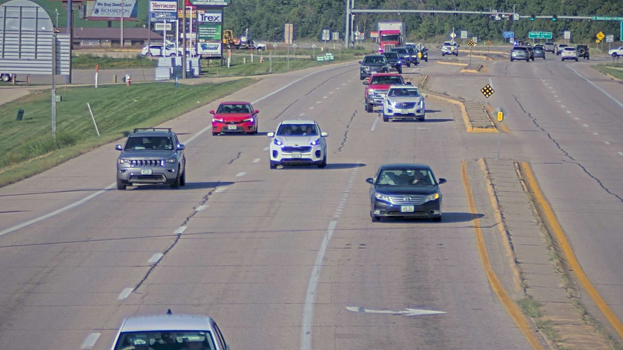 US 20 @ MM 295.9 (NW Arterial - West Zoom) live camera view
