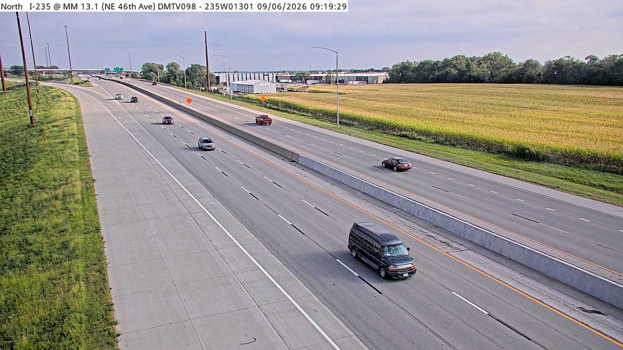 I-235 @ MM 13.1 (Broadway DMS) live camera view