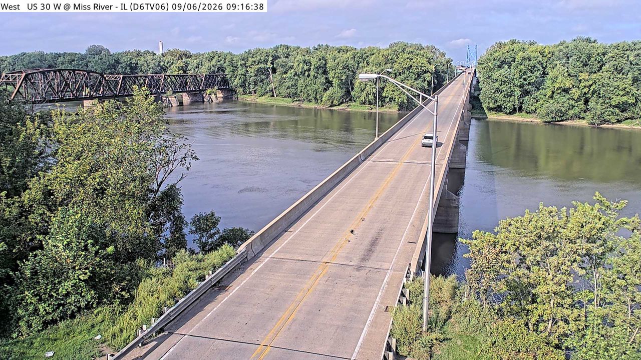 US 30 @ MM 330.9 (Mississippi River - IL) live camera view