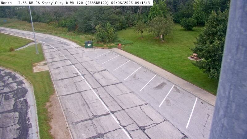 Rest Area: I-35 NB MM 120 near Story City live camera view