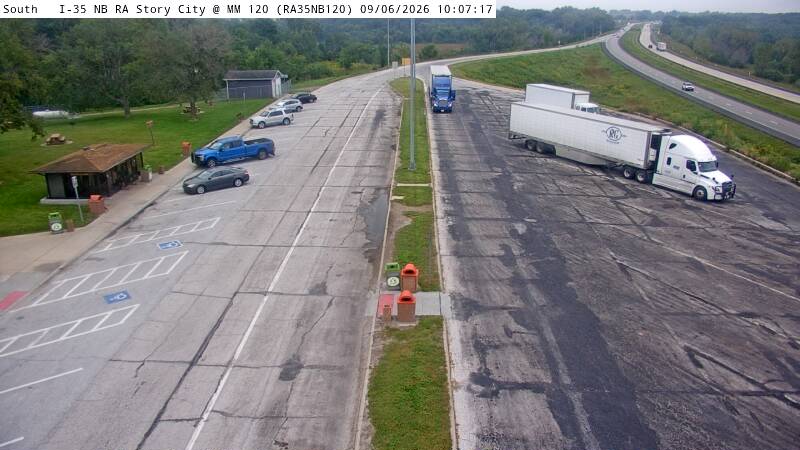 Rest Area: I-35 NB MM 120 near Story City live camera view