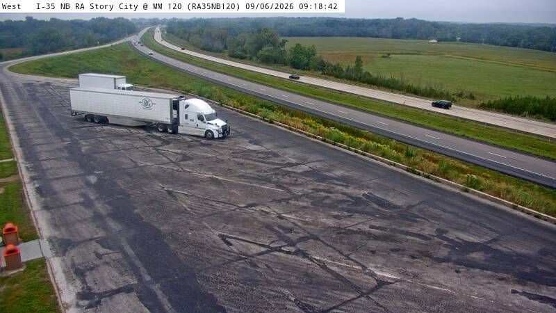 Rest Area: I-35 NB MM 120 near Story City live camera view