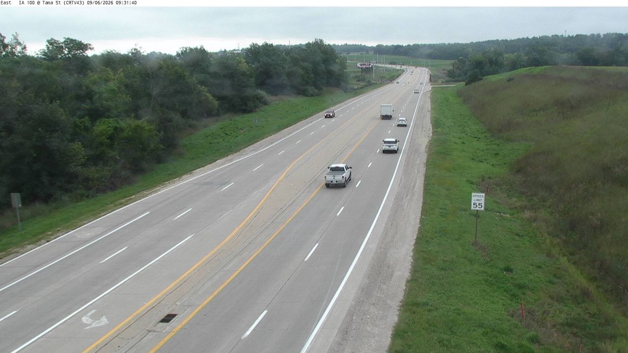 IA 100 @ MM 12.5 (Tama St) live camera view