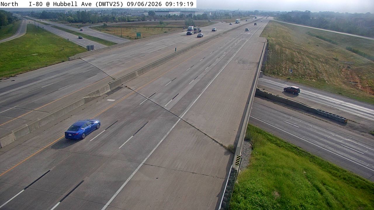 I-80 @ MM 141.7 (Hubbell Ave - S of I-80) live camera view