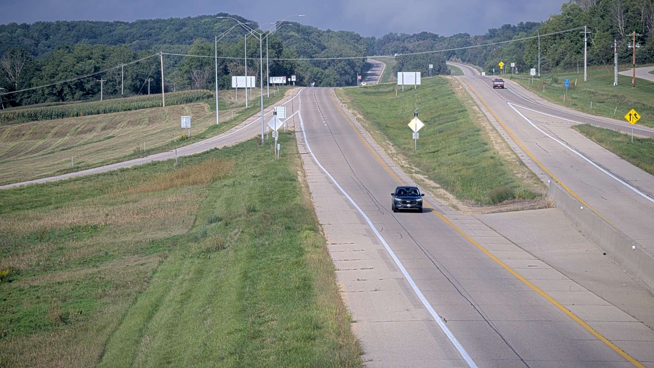 US 151 @ MM 94.4 (US 61 - West) live camera view