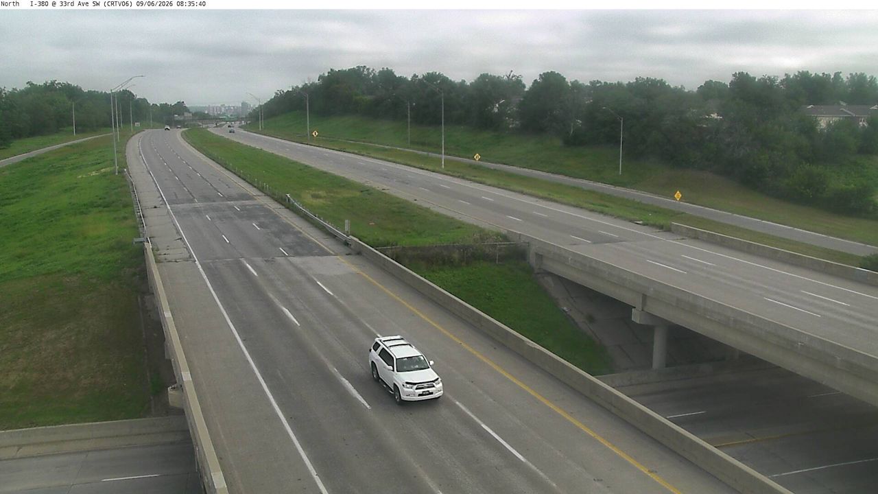 I-380 @ MM 17.6 (33rd Ave SW) live camera view