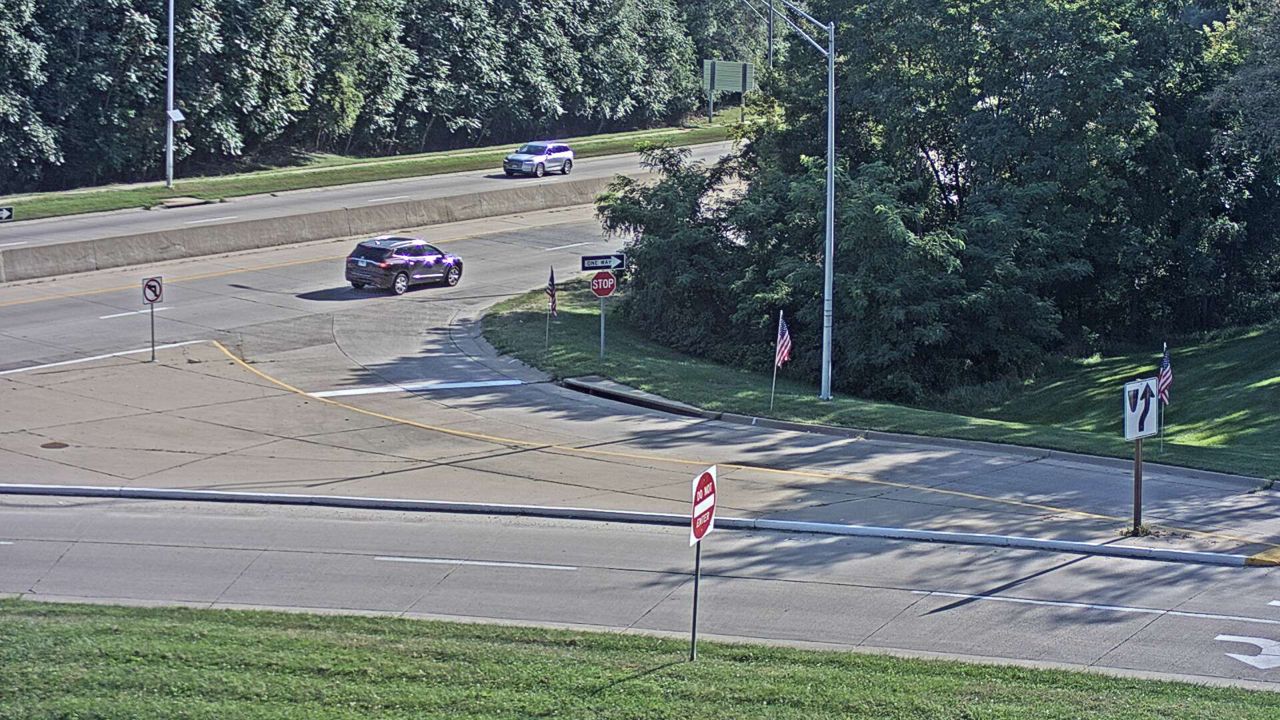 US 20 @ MM 299.1 (Bryant St - East) live camera view