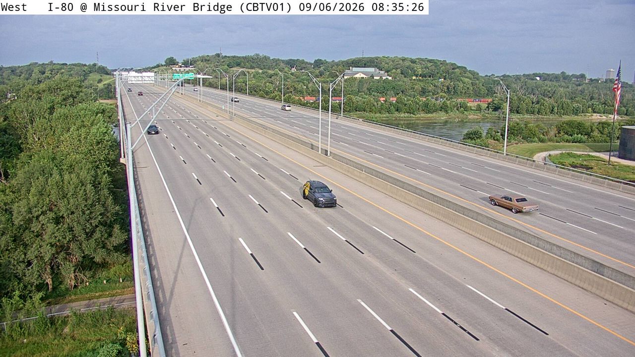 I-80 @ MM 0.1 (Missouri River Bridge) live camera view