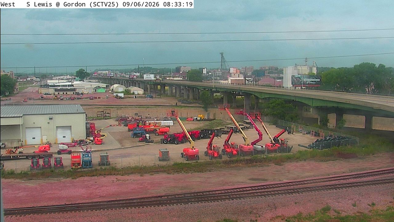 S Lewis @ Gordon Dr (25) live camera view
