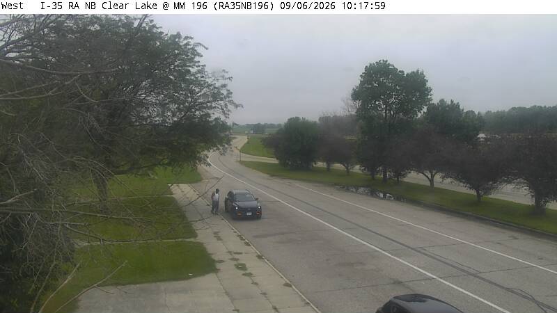 Parking Only: I-35 NB MM 196 near Clear Lk live camera view