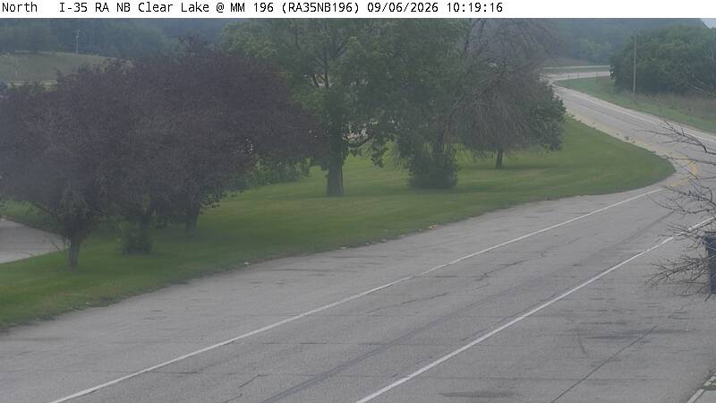 Parking Only: I-35 NB MM 196 near Clear Lk live camera view