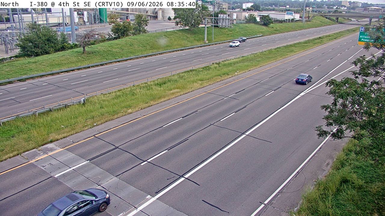 I-380 @ MM 20.4 (4th St SE) live camera view