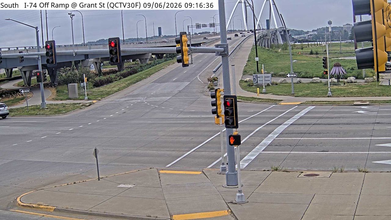I-74 @ MM 4.9 (Grant St) live camera view
