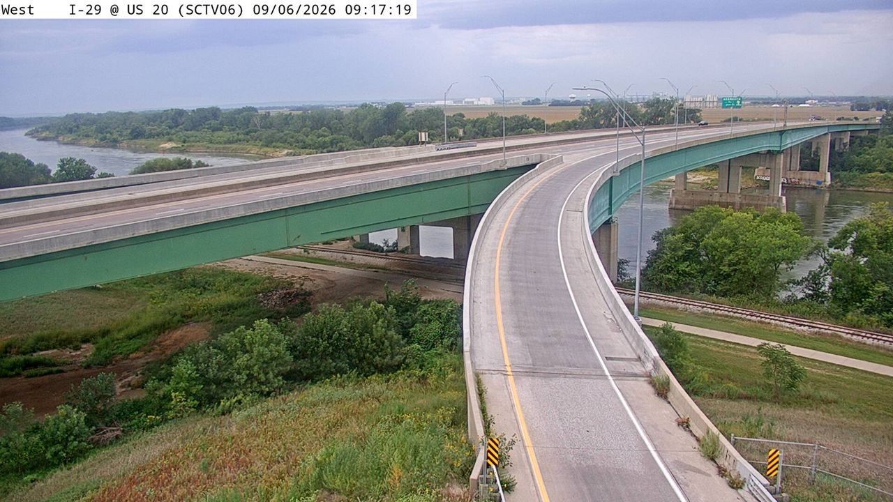 I-29 @ MM 144.6 (SB exit to I-129/US 20/75) live camera view