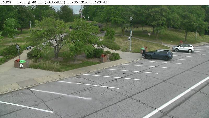 Rest Area: I-35 SB MM 33 near Osceola live camera view