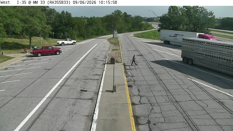Rest Area: I-35 SB MM 33 near Osceola live camera view