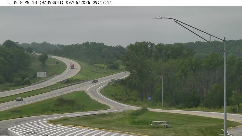 Rest Area: I-35 SB MM 33 near Osceola live camera view