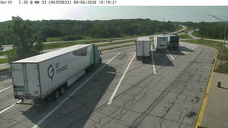 Rest Area: I-35 SB MM 33 near Osceola live camera view