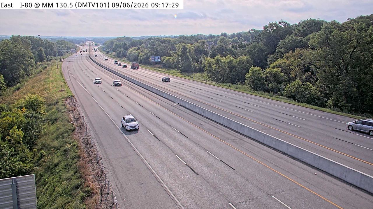 I-35/80 @ MM 130.2 (72nd St) live camera view