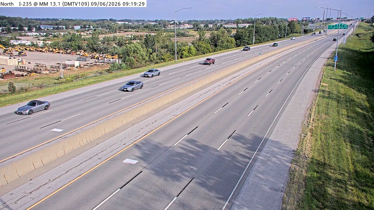 I-235 @ MM 13.1 ( E of Euclid Ave) live camera view