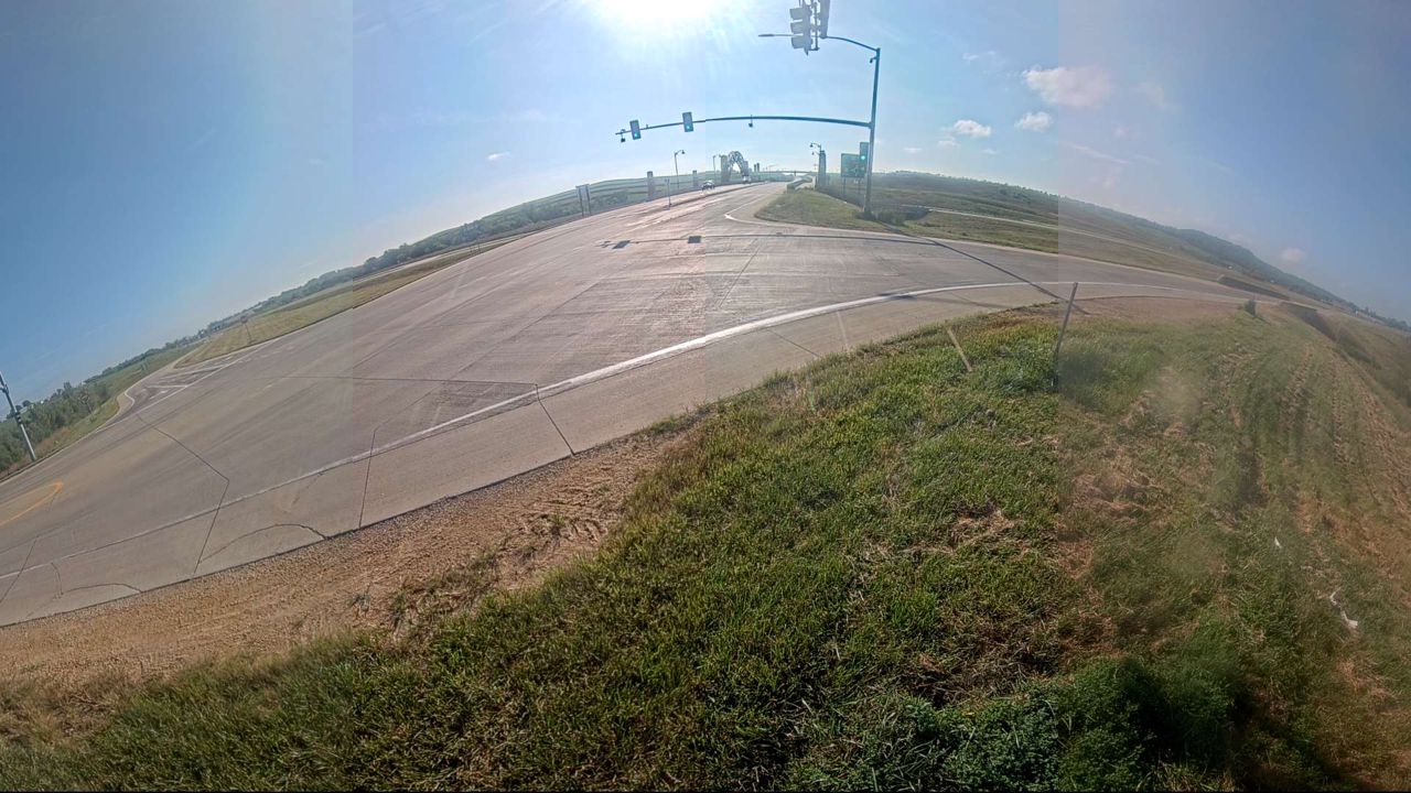 US 20 @ MM 294.3 (SW Arterial - EB Exit Ramp - West) live camera view