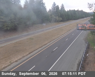 US-101 : South Of US-199 - Looking North (C014) live camera view